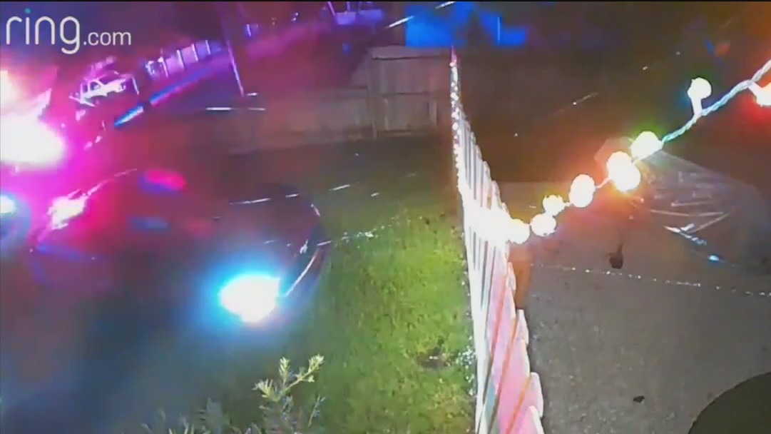 North Palm Beach police officer hit by car after suspect takes off